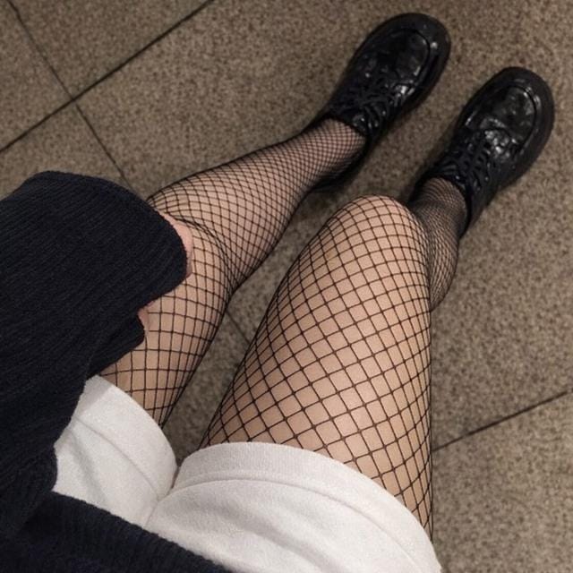 「網タイツってエロくない？？꒰ˆ‎꜆‪⸝⸝⸝⸝‎꜀ˆ꒱」03/14(土) 20:28 | まりの写メ