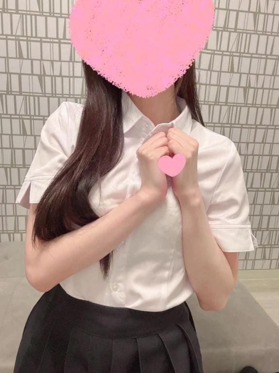 「出勤しました」03/17(火) 01:07 | 弘中　すずの写メ