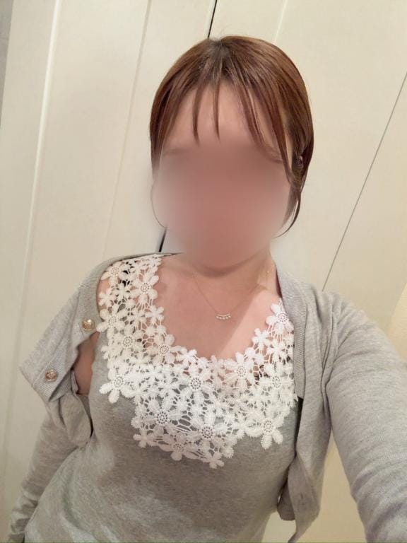 「今日もがんばろうっ♡」03/27(金) 10:03 | 猫　まおの写メ日記