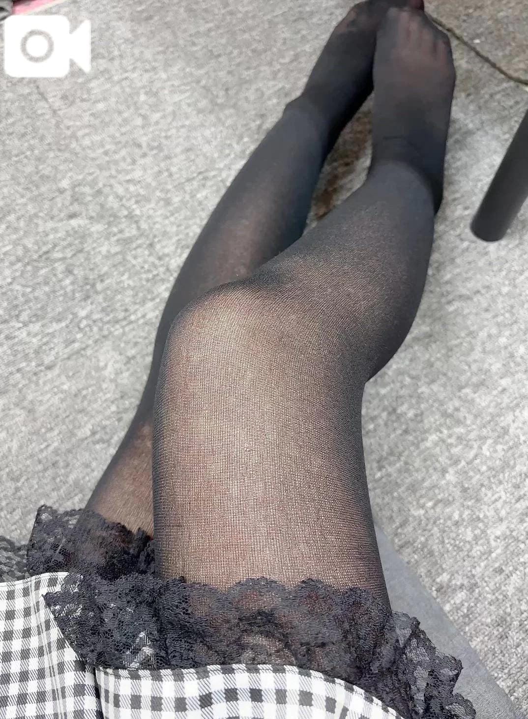 「足コキ……？♡」04/04(土) 16:46 | みるくの写メ