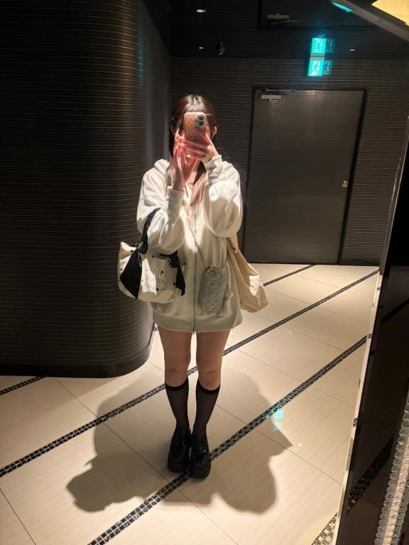 「いっぱい褒めて」04/09(木) 22:32 | あや★高身長×王道清楚モデル★の写メ