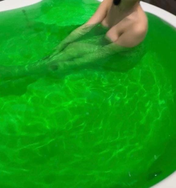 かな【未経験娘は濃厚キス魔】「こんばんは！」04/10(金) 18:08 | かな【未経験娘は濃厚キス魔】の写メ