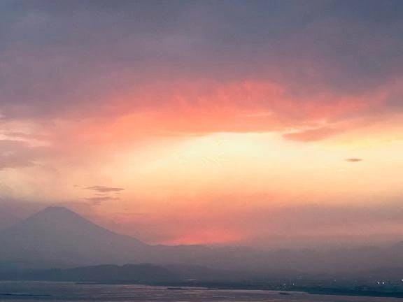 「おはようございます」04/14(火) 11:01 | 和泉 伊織の写メ