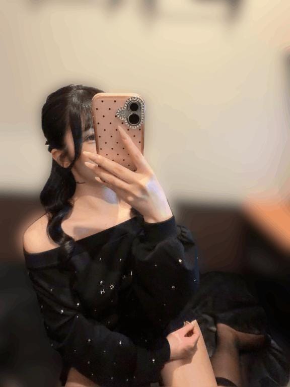 「もっと見て、」04/14(火) 17:23 | あや★高身長×王道清楚モデル★の写メ