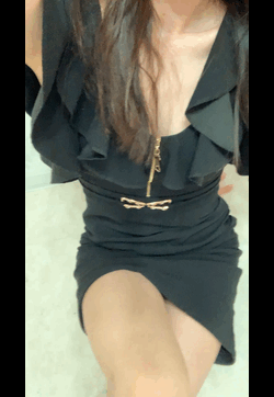 「ちらっとね♡」04/18(土) 12:18 | しおりの写メ日記