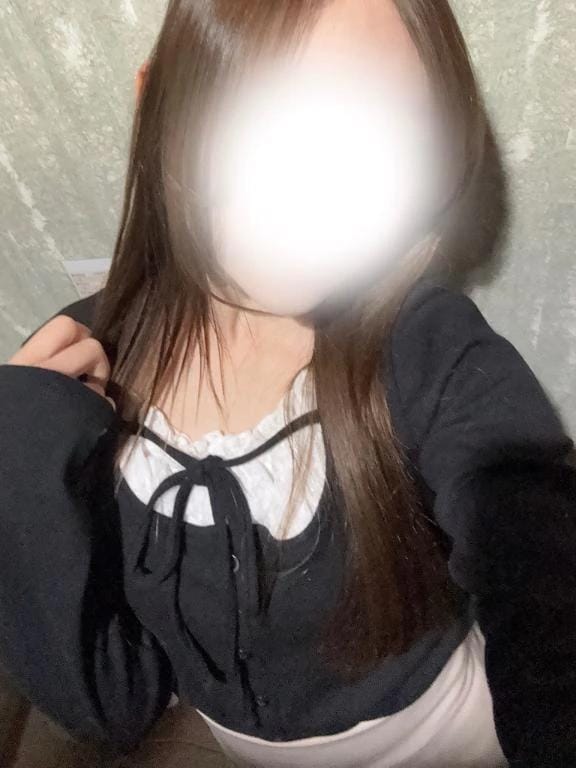 「出勤しましたᐡ ̳ᴗ  ̫ ᴗ ̳ᐡ」04/18(土) 13:01 | りなの写メ日記