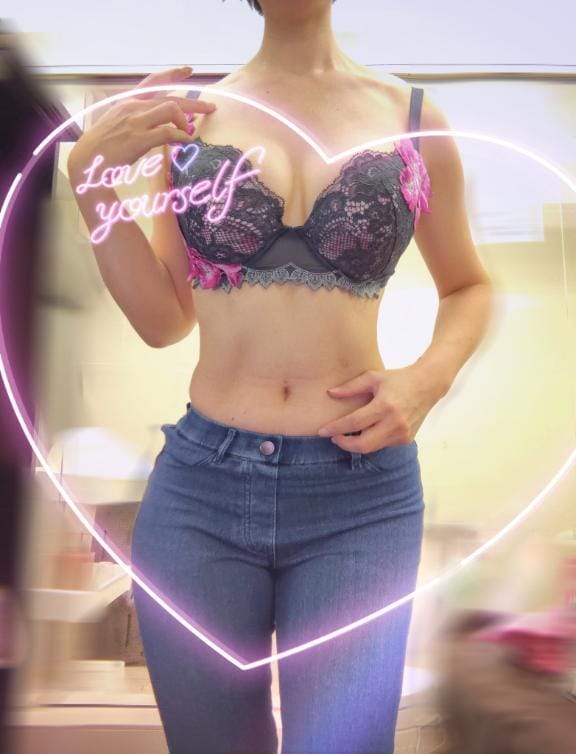 あやの【温厚で癒し系美女♡】「昨日はちょっと飲み過ぎた」04/19(日) 22:39 | あやの【温厚で癒し系美女♡】の写メ