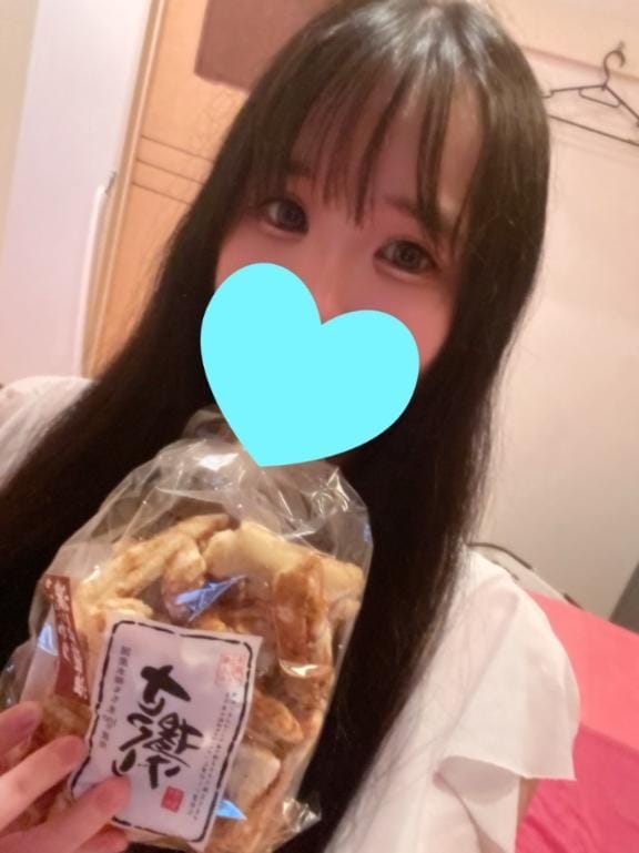つきな