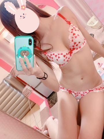 「待機してます♡」04/28(火) 17:00 | 板蔵かなの写メ