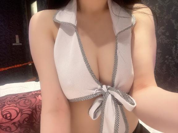 「出ちゃう///」05/01(金) 22:08 | そらの写メ日記