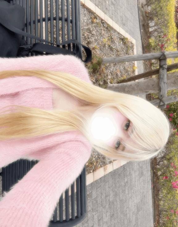 「待ってます♡」05/06(水) 23:36 | れいなの写メ