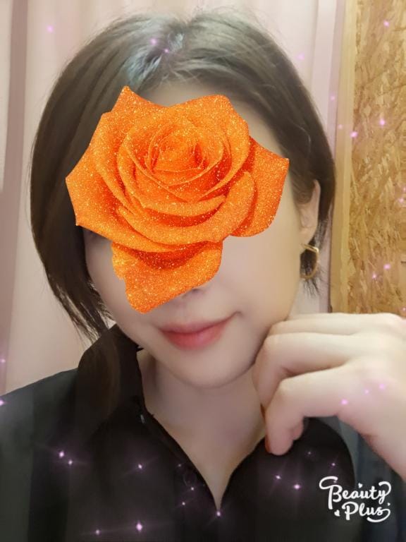 「出勤です♡」05/10(日) 12:57 | りあの写メ