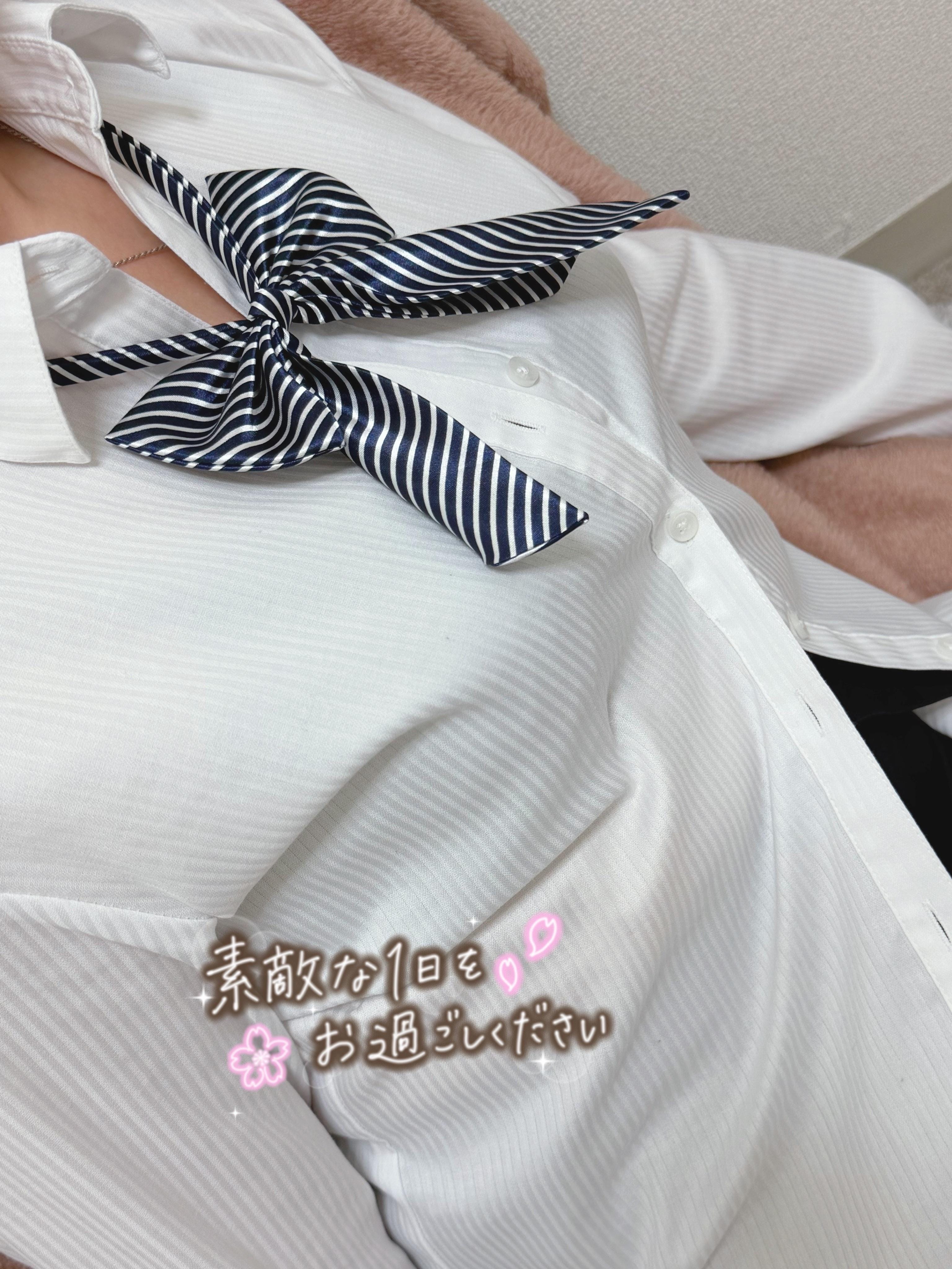 「休みー」05/11(月) 12:00 | るりの写メ