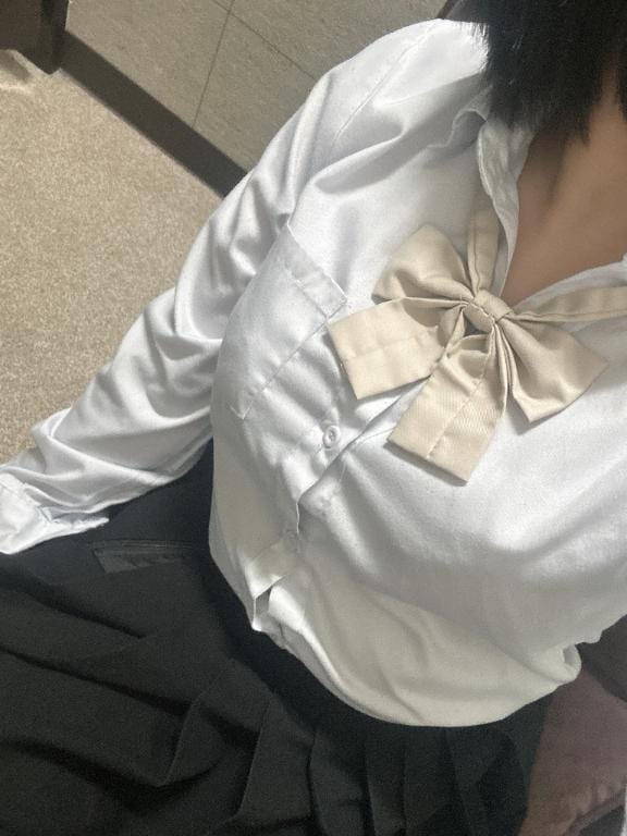 「登校」05/12(火) 09:57 | 凪かのんの写メ