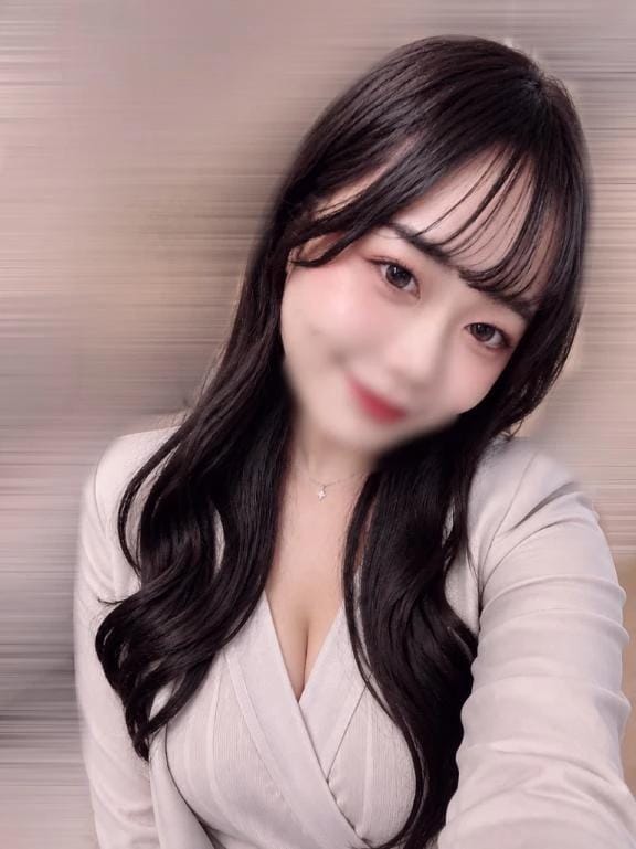 皆川ゆに「19:00〜朝までいるよっ☀️」05/18(月) 19:38 | 皆川ゆにの写メ