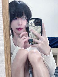 あむ「イチャイチャしよ♡♡」05/25(月) 16:01 | あむの写メ