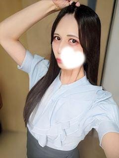 小鳥遊ゆき「雨やんだ？？」06/09(火) 15:10 | 小鳥遊ゆきの写メ