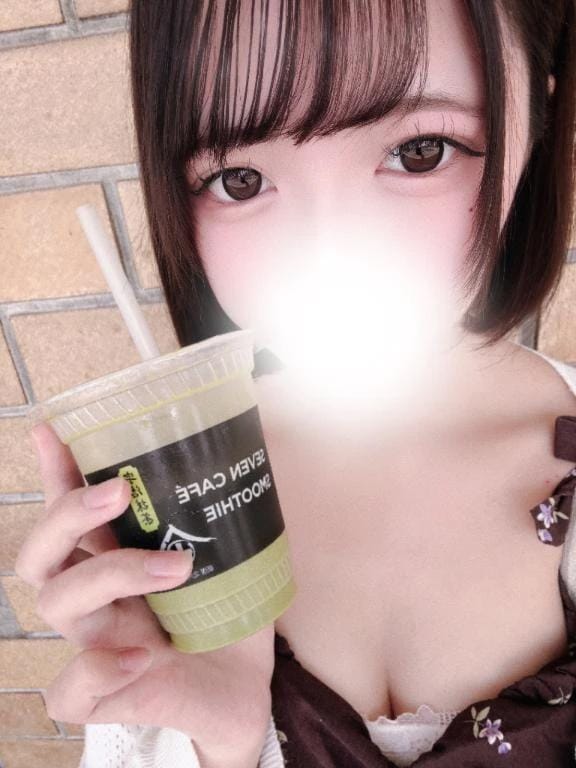 「こんばんは✨週末、あえますか？♡」06/12(金) 22:48 | 足立あんの写メ