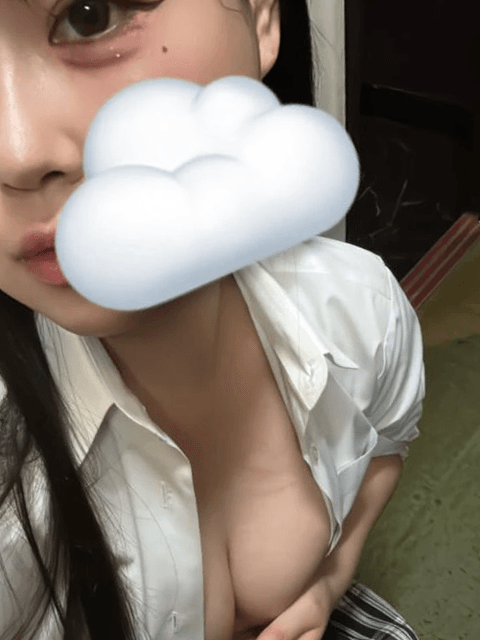 視線にムラムラ…
