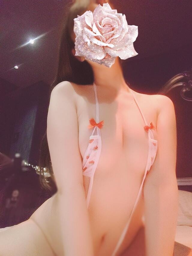 ビリビリに破いてまる見えおま○こ