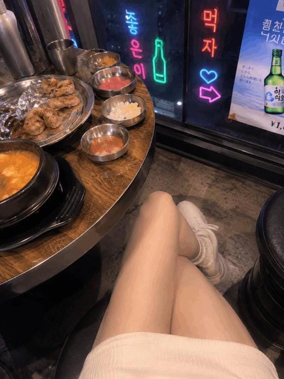 明日の前半空いてるよっっ