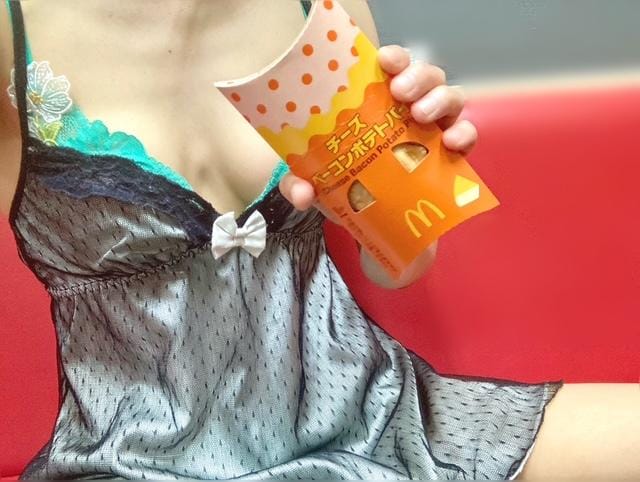 もも「ももです♪」08/01(土) 15:51 | ももの写メ