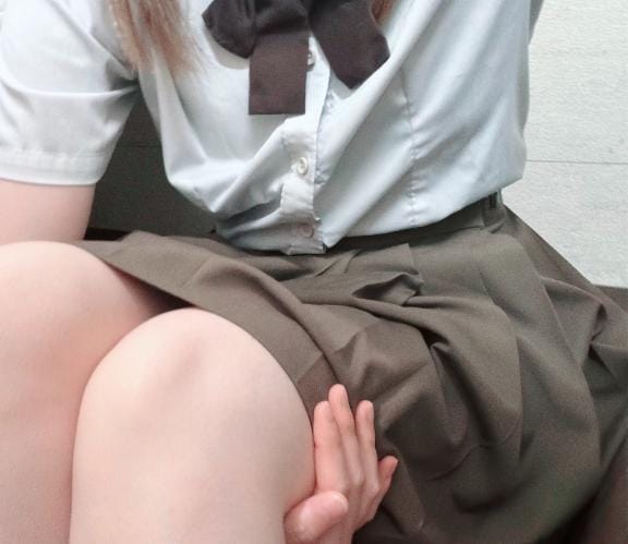 「登校してます!」08/09(日) 12:00 | あきの写メ