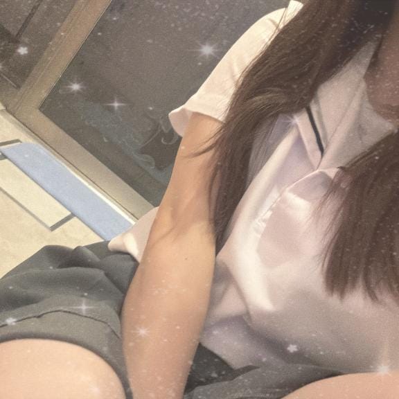 「☔️」08/14(金) 20:40 | 桐山みれい★SS級小柄で巨乳美人の写メ