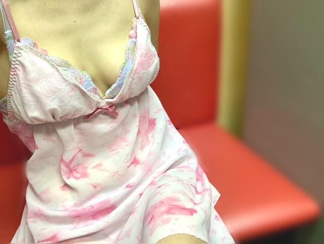 もも「ももです♪」08/15(土) 20:12 | ももの写メ