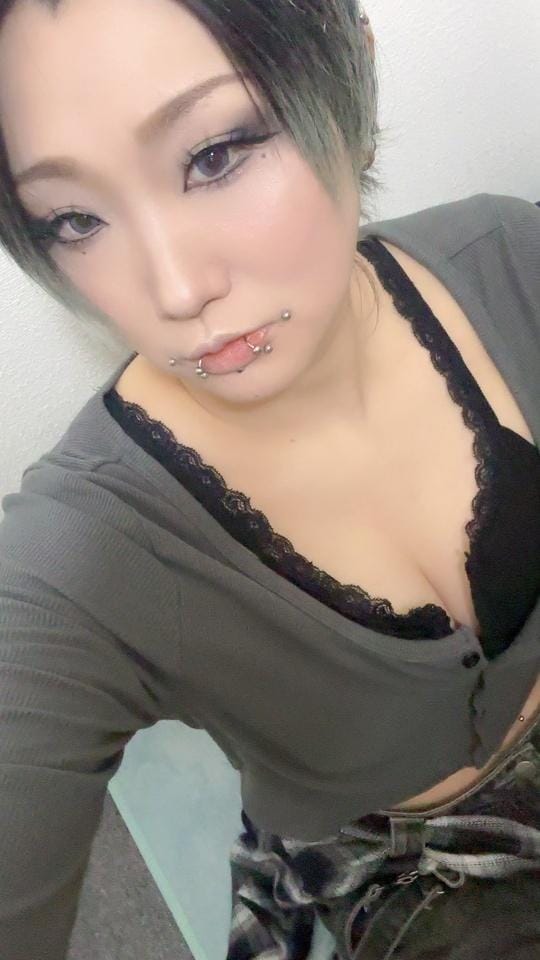 「︎」09/07(月) 17:55 | 響れおの写メ