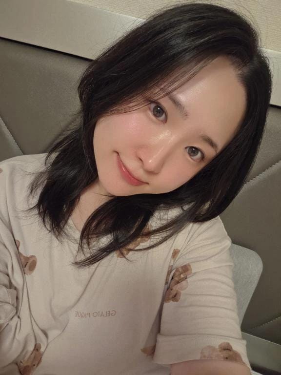 みおん「おやすみ前のすっぴん自撮り」09/08(火) 22:01 | みおんの写メ