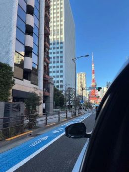 本指名Y様向かっております