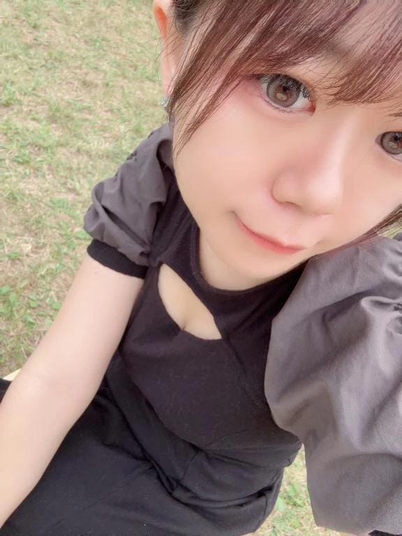 「13時〜います✋」10/04(日) 12:55 | 歌川ねおの写メ