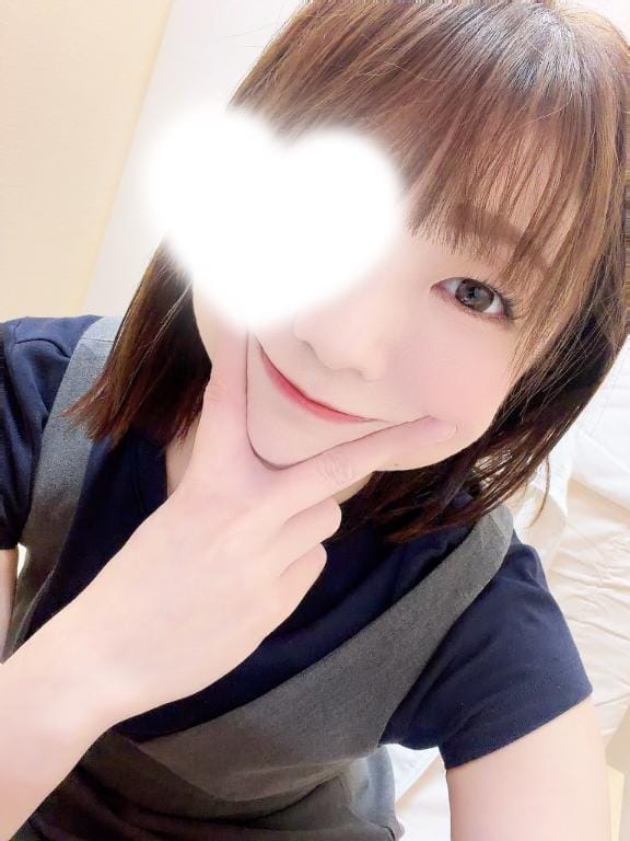 「10月初出勤したよ〜」10/06(火) 15:09 | 城崎　しろなの写メ日記