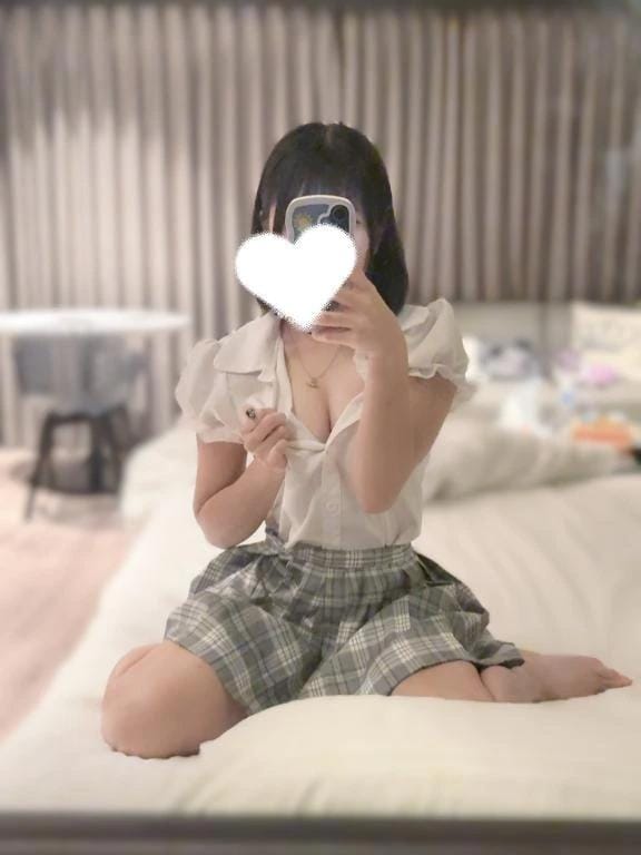 かな「おはょ」10/07(水) 07:09 | かなの写メ
