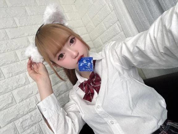 ナヨン「ふぇらしゅき？」10/08(木) 03:09 | ナヨンの写メ