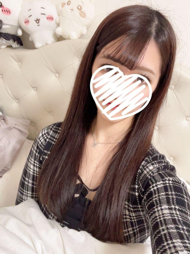 「朝からちょっと悩んでる…˘-  -˘」10/08(木) 09:22 | くるみの写メ