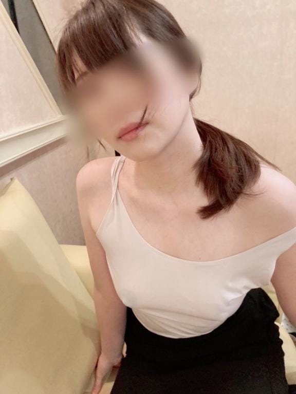 沙緒さんの乳首が舐めたいです