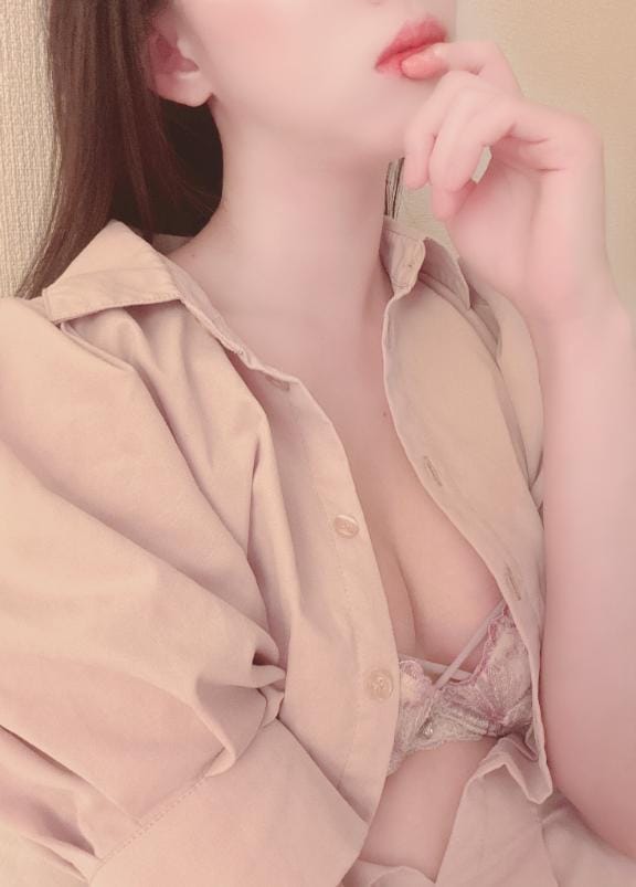 「14時〜✨✨」10/12(月) 14:04 | しおりの写メ