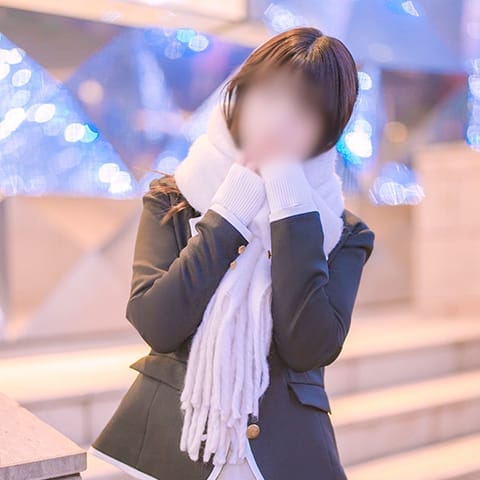 明日乃ひな