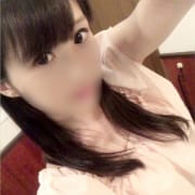 えくぼがチャーミングな幼妻系の女の子！|プレイガール