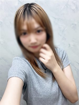 りら|渋谷くいーんずでおすすめの女の子