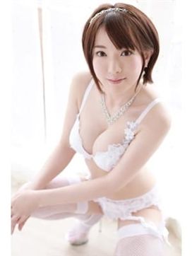 七海 りょう|雫で評判の女の子