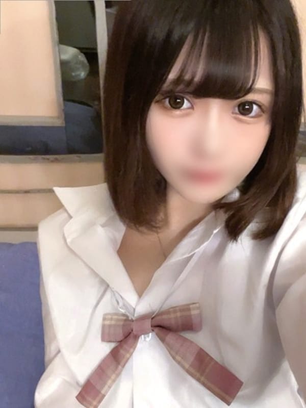 なぎさ【国宝級の小柄美少女】